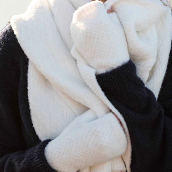 Apres Fingerless Gloves