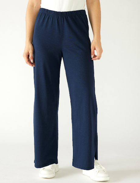 Traveler Tee Pant in Navy