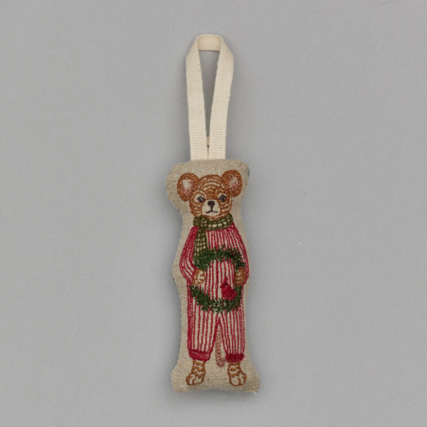 Mouse with Wreath Ornament