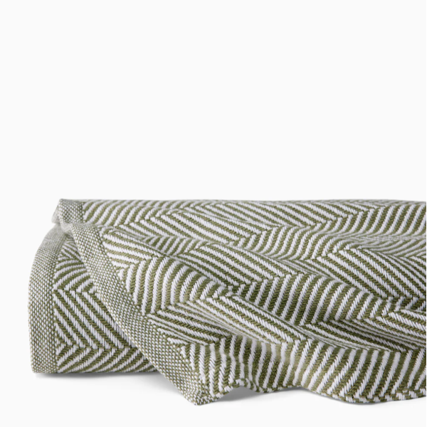 Camilo Blanket in White / Willow