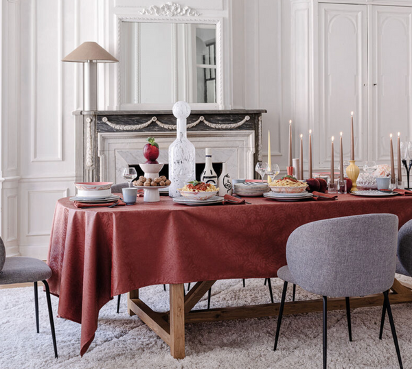 Vegetal Mood Red Coated Table Linens