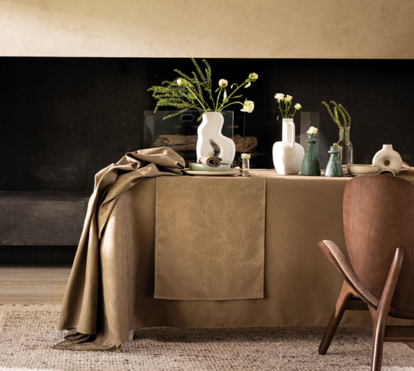 Vegetal Mood Green Coated Table Linens