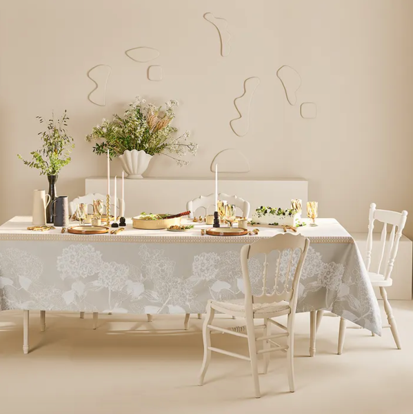 Mille Hortensias Natural Table Linens