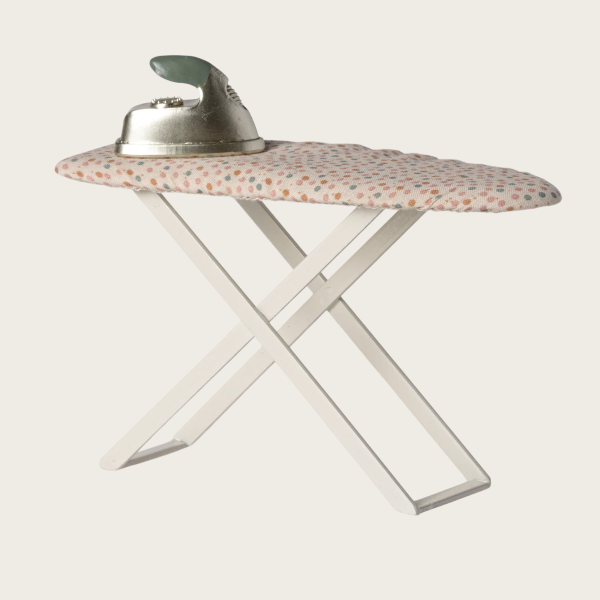 Iron & Ironing Board