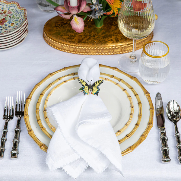 White Berry Scallop Napkin Set/4