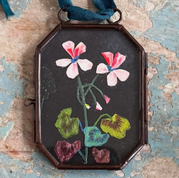 Geranium No. 2 Art Locket Ornament