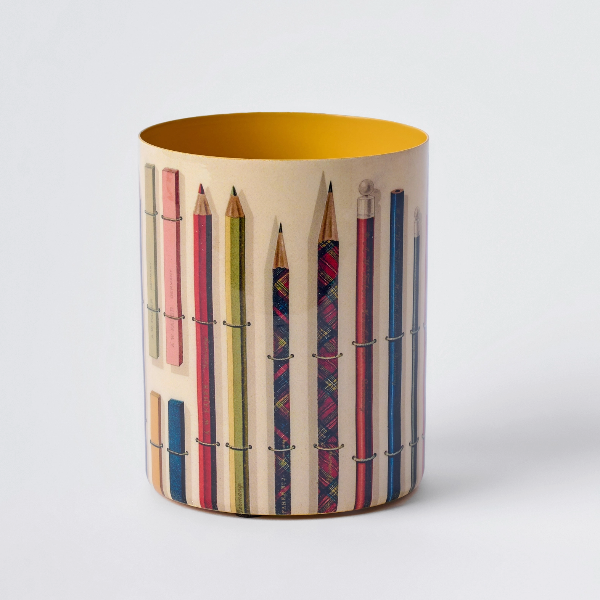 Enamel Everything Pot - Vintage Pencils & Chalks