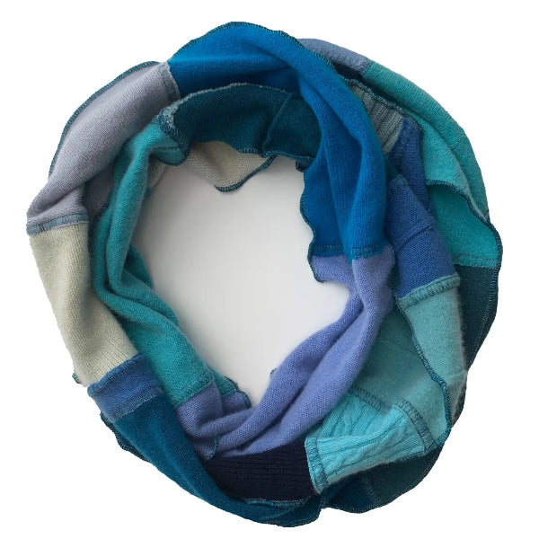 Handmade Cashmere Infinity Scarf: Turquoise