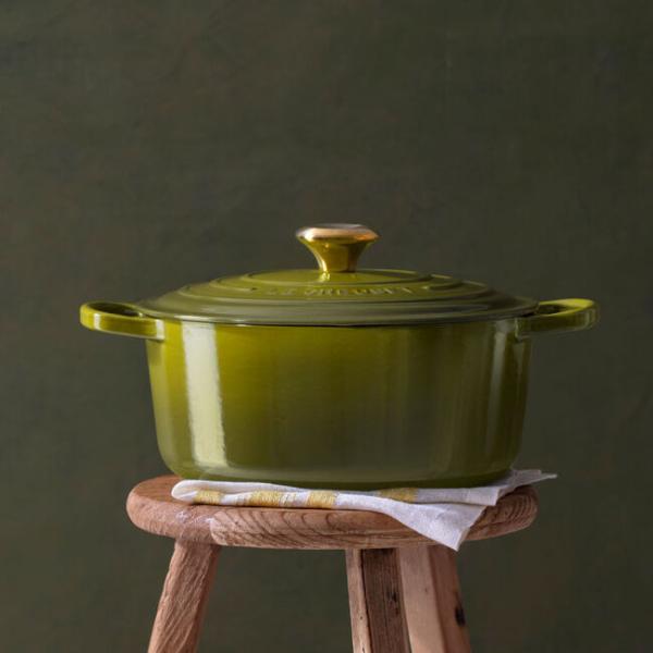 Signature 5.5qt Round Oven: Olive