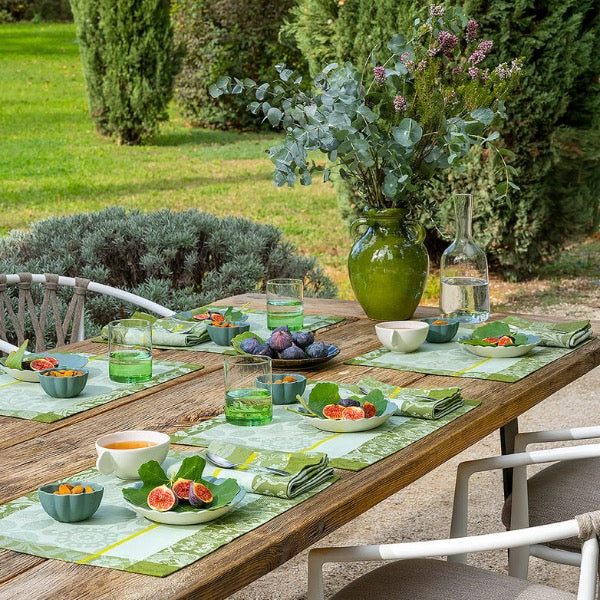 Voyage Iconique Green Table Linens